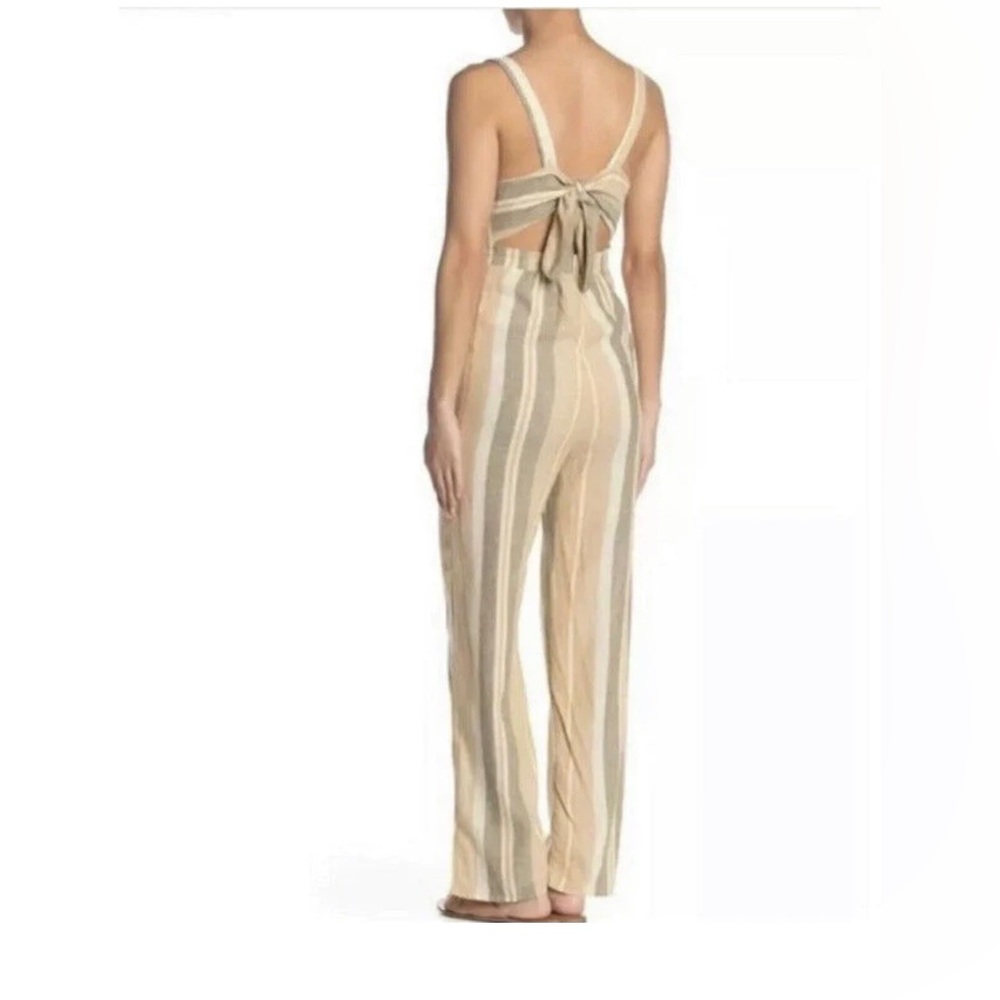 Jump suit - Picture 2 of 8